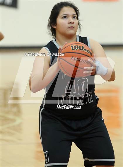 Thumbnail 3 in Pharr-San Juan-Alamo North vs Donna North  (La Joya Pack Tournament) photogallery.
