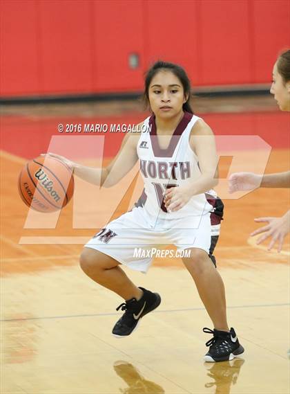 Thumbnail 3 in Pharr-San Juan-Alamo North vs Donna North  (La Joya Pack Tournament) photogallery.