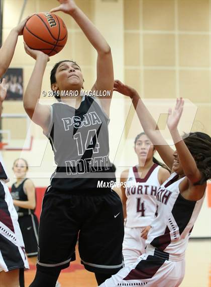 Thumbnail 2 in Pharr-San Juan-Alamo North vs Donna North  (La Joya Pack Tournament) photogallery.