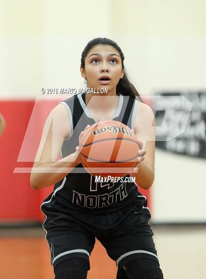Thumbnail 2 in Pharr-San Juan-Alamo North vs Donna North  (La Joya Pack Tournament) photogallery.