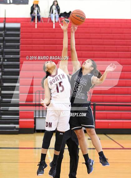 Thumbnail 1 in Pharr-San Juan-Alamo North vs Donna North  (La Joya Pack Tournament) photogallery.