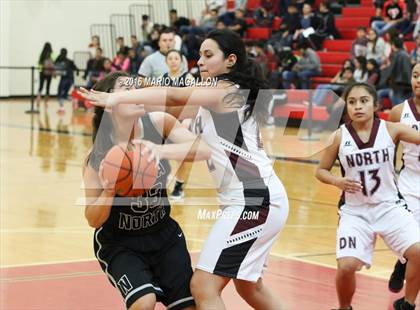 Thumbnail 3 in Pharr-San Juan-Alamo North vs Donna North  (La Joya Pack Tournament) photogallery.