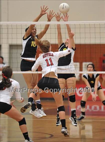 Thumbnail 2 in Cerritos vs. Mayfield (CIF SS D3A Final) photogallery.