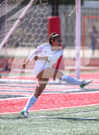 Thumbnail 1 in Ramona vs. Mater Dei Catholic (CIF SDS D4 Final) photogallery.