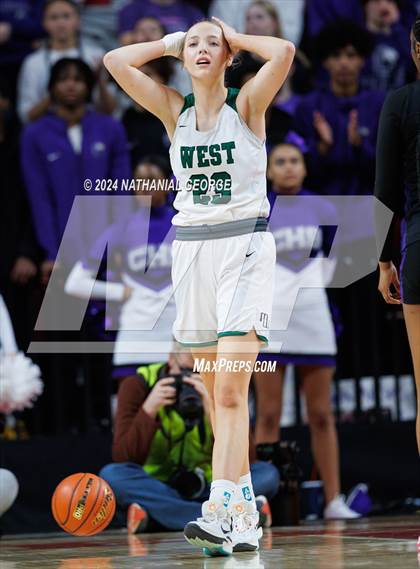 Thumbnail 2 in Millard West vs. Omaha Central (NSAA Class A Quarterfinal) photogallery.