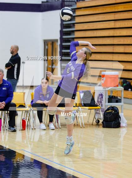 Thumbnail 2 in New Haven vs. Leo (Leo Invite) photogallery.