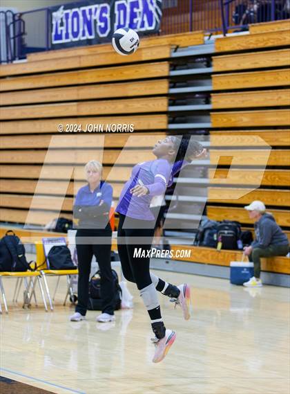 Thumbnail 1 in New Haven vs. Leo (Leo Invite) photogallery.
