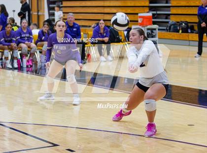 Thumbnail 3 in New Haven vs. Leo (Leo Invite) photogallery.