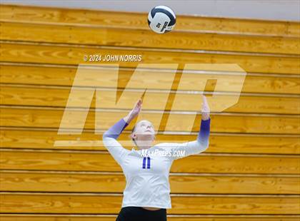 Thumbnail 3 in New Haven vs. Leo (Leo Invite) photogallery.