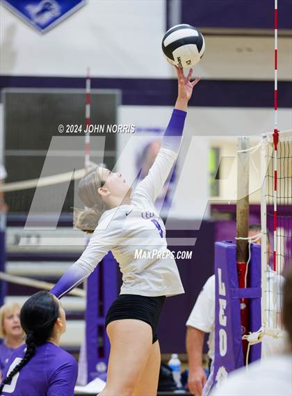 Thumbnail 1 in New Haven vs. Leo (Leo Invite) photogallery.