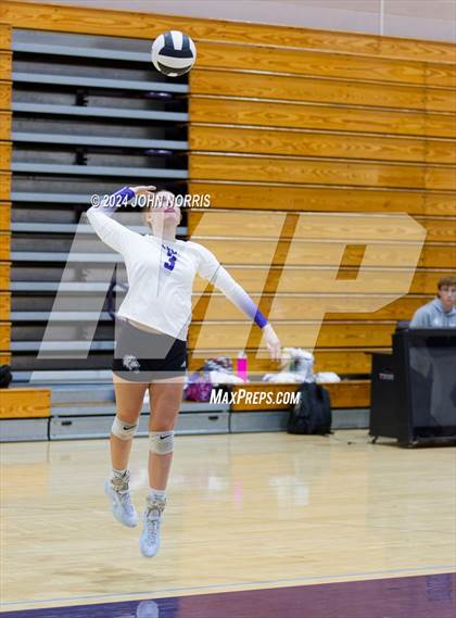 Thumbnail 2 in New Haven vs. Leo (Leo Invite) photogallery.