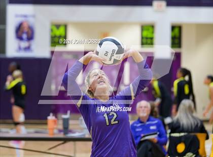 Thumbnail 3 in New Haven vs. Leo (Leo Invite) photogallery.