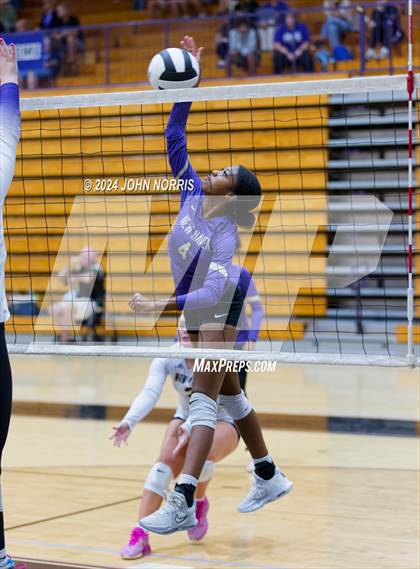 Thumbnail 1 in New Haven vs. Leo (Leo Invite) photogallery.