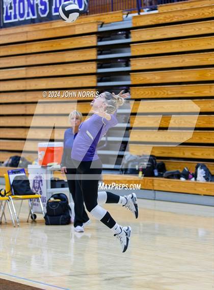 Thumbnail 3 in New Haven vs. Leo (Leo Invite) photogallery.