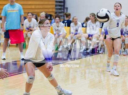 Thumbnail 3 in New Haven vs. Leo (Leo Invite) photogallery.