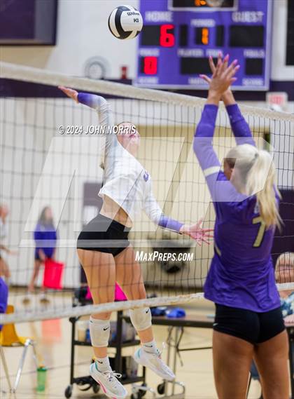 Thumbnail 1 in New Haven vs. Leo (Leo Invite) photogallery.