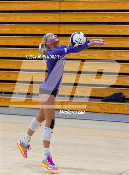 Thumbnail 3 in New Haven vs. Leo (Leo Invite) photogallery.