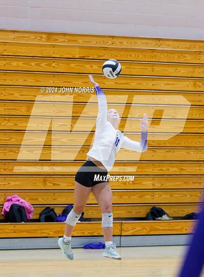 Thumbnail 1 in New Haven vs. Leo (Leo Invite) photogallery.