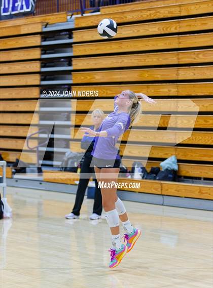 Thumbnail 3 in New Haven vs. Leo (Leo Invite) photogallery.
