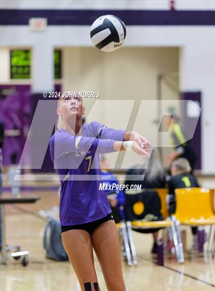 Thumbnail 3 in New Haven vs. Leo (Leo Invite) photogallery.