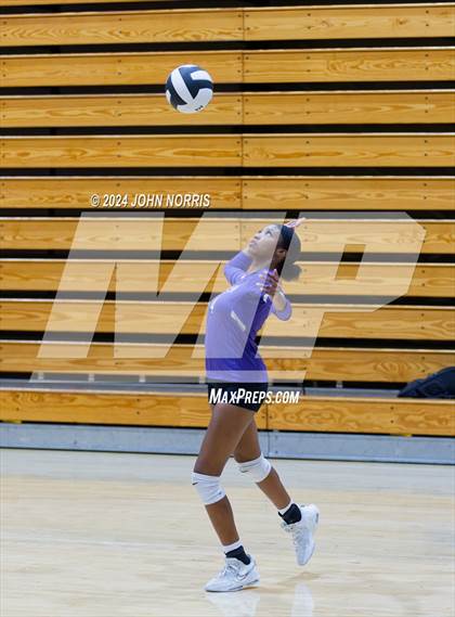 Thumbnail 1 in New Haven vs. Leo (Leo Invite) photogallery.