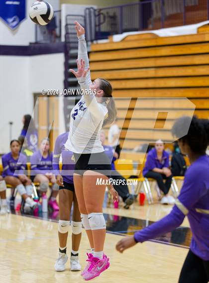 Thumbnail 2 in New Haven vs. Leo (Leo Invite) photogallery.