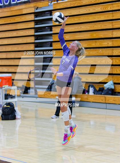 Thumbnail 1 in New Haven vs. Leo (Leo Invite) photogallery.