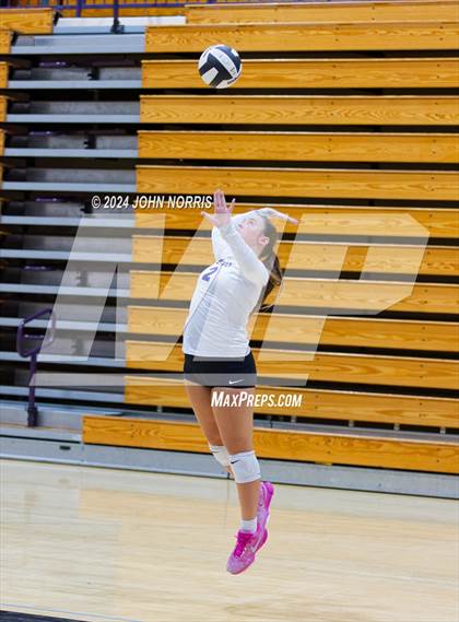 Thumbnail 1 in New Haven vs. Leo (Leo Invite) photogallery.