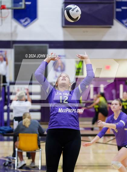 Thumbnail 3 in New Haven vs. Leo (Leo Invite) photogallery.