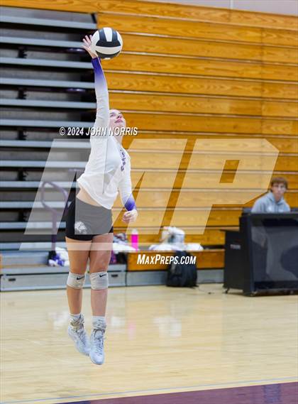 Thumbnail 3 in New Haven vs. Leo (Leo Invite) photogallery.