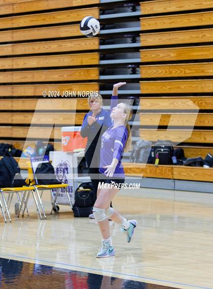 Thumbnail 2 in New Haven vs. Leo (Leo Invite) photogallery.