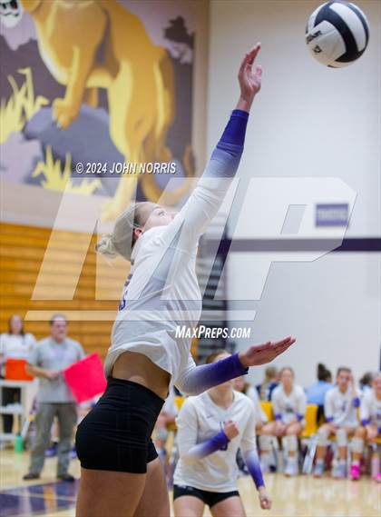 Thumbnail 3 in New Haven vs. Leo (Leo Invite) photogallery.