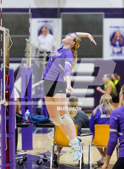 Thumbnail 1 in New Haven vs. Leo (Leo Invite) photogallery.