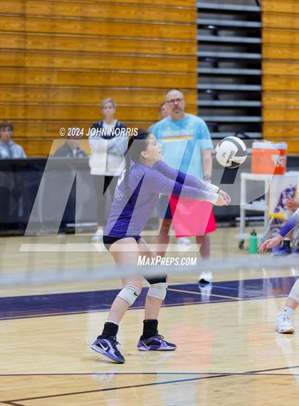 Thumbnail 3 in New Haven vs. Leo (Leo Invite) photogallery.