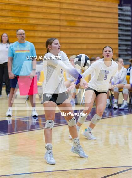 Thumbnail 3 in New Haven vs. Leo (Leo Invite) photogallery.