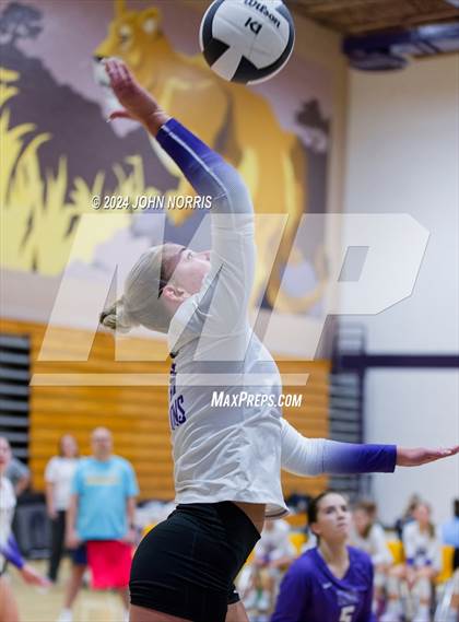 Thumbnail 2 in New Haven vs. Leo (Leo Invite) photogallery.