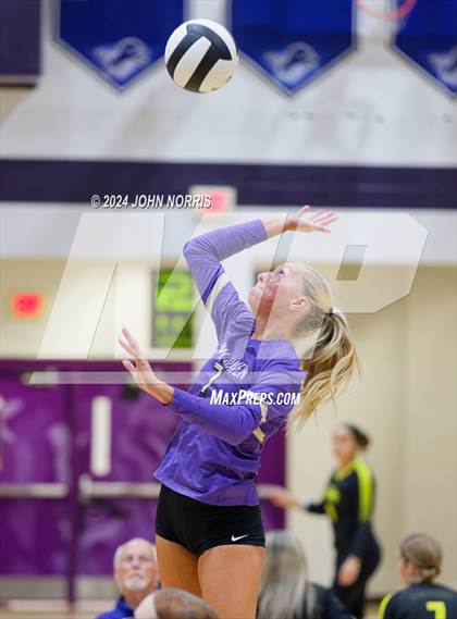 Thumbnail 1 in New Haven vs. Leo (Leo Invite) photogallery.