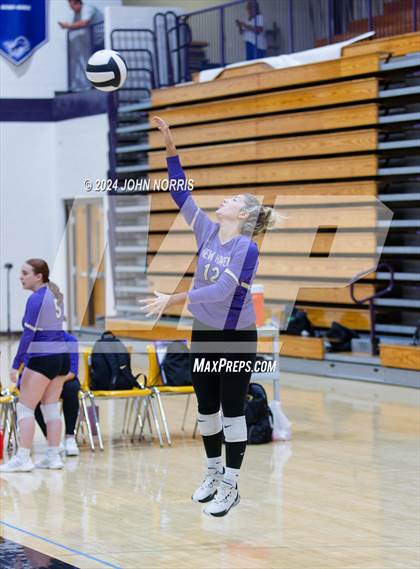 Thumbnail 2 in New Haven vs. Leo (Leo Invite) photogallery.