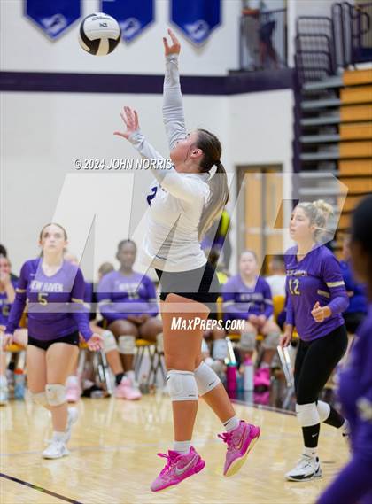 Thumbnail 1 in New Haven vs. Leo (Leo Invite) photogallery.