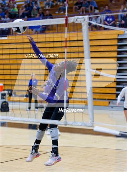 Thumbnail 1 in New Haven vs. Leo (Leo Invite) photogallery.