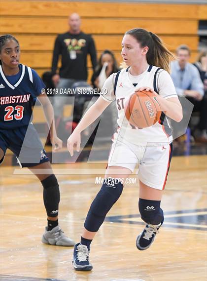 Thumbnail 2 in El Cajon Christian vs. St. Paul (NIKE Tournament of Champions Final) photogallery.