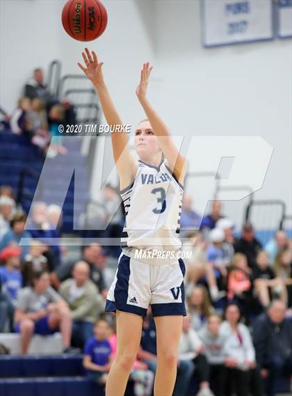 Thumbnail 2 in Valor Christian vs. Far Northeast Warriors (CHSAA 5A Round 2 Playoff) photogallery.