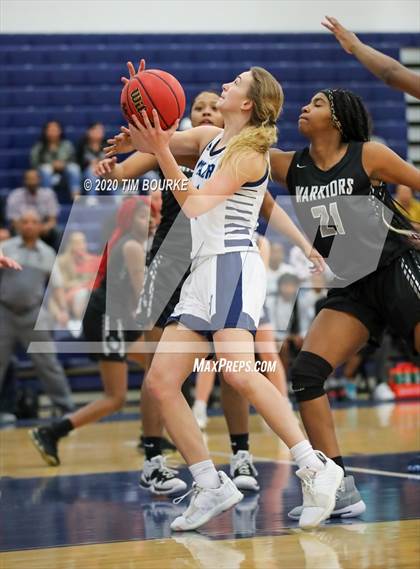 Thumbnail 1 in Valor Christian vs. Far Northeast Warriors (CHSAA 5A Round 2 Playoff) photogallery.