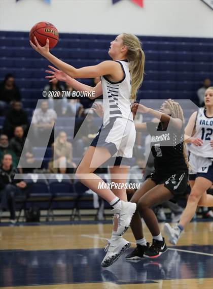 Thumbnail 2 in Valor Christian vs. Far Northeast Warriors (CHSAA 5A Round 2 Playoff) photogallery.