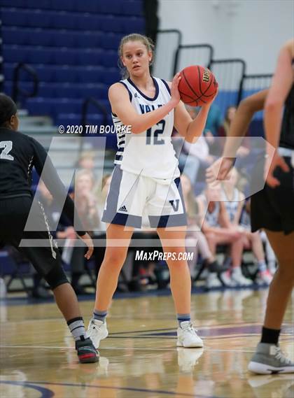 Thumbnail 3 in Valor Christian vs. Far Northeast Warriors (CHSAA 5A Round 2 Playoff) photogallery.