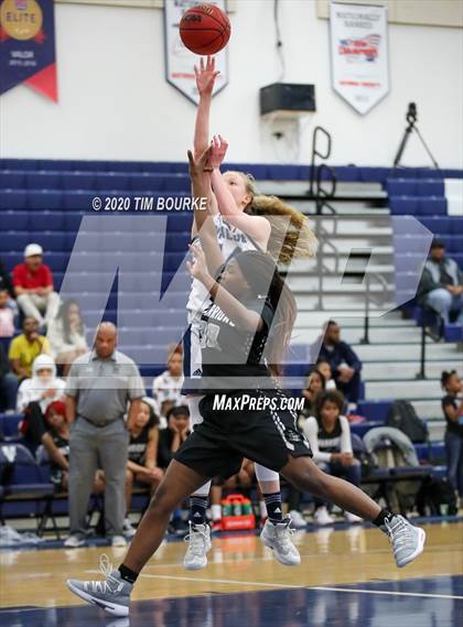Thumbnail 3 in Valor Christian vs. Far Northeast Warriors (CHSAA 5A Round 2 Playoff) photogallery.