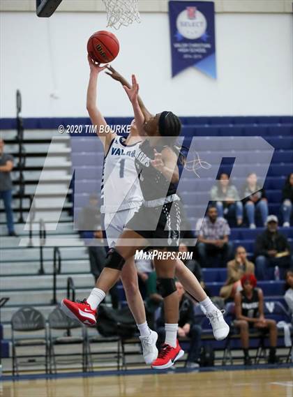 Thumbnail 2 in Valor Christian vs. Far Northeast Warriors (CHSAA 5A Round 2 Playoff) photogallery.