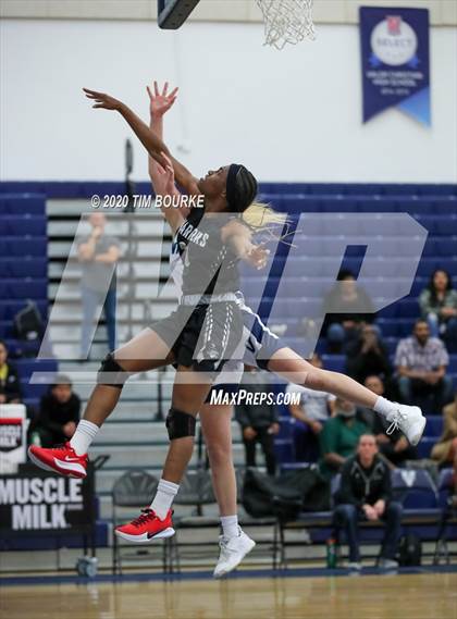 Thumbnail 1 in Valor Christian vs. Far Northeast Warriors (CHSAA 5A Round 2 Playoff) photogallery.