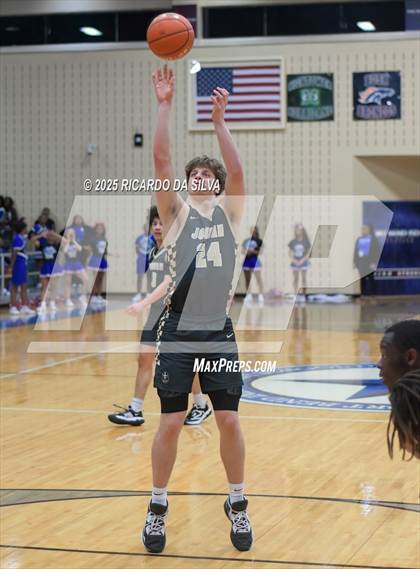 Thumbnail 3 in Jordan vs. King (UIL 6A D2 Basketball Regional Semifinal) photogallery.