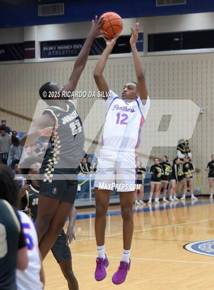 Thumbnail 1 in Jordan vs. King (UIL 6A D2 Basketball Regional Semifinal) photogallery.